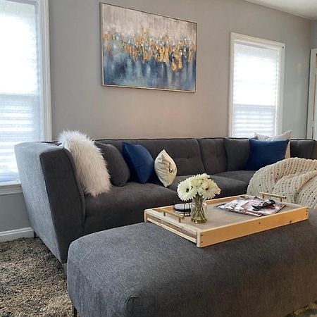 Cozy, Upstairs Apartment Pets Welcome With Fee Family Friendly Close To Everything Кливленд Экстерьер фото
