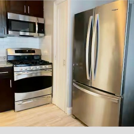 Cozy, Upstairs Apartment Pets Welcome With Fee Family Friendly Close To Everything Кливленд Экстерьер фото