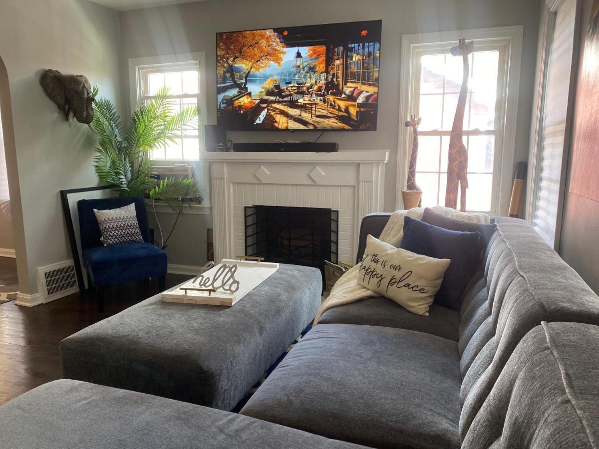 Cozy, Upstairs Apartment Pets Welcome With Fee Family Friendly Close To Everything Кливленд Экстерьер фото